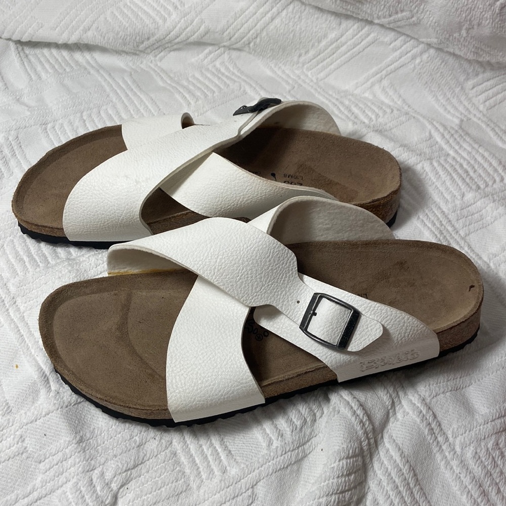 Like new Birki’s White Sarasota Sandal